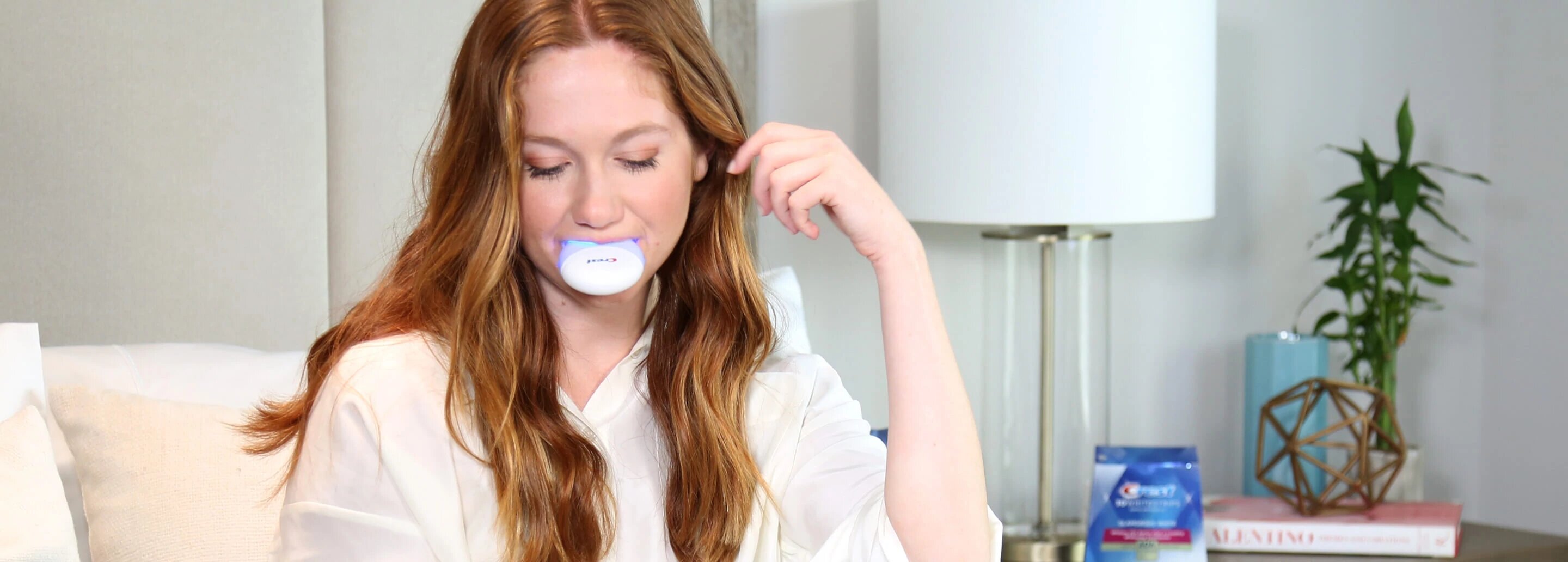 How-to-Use-Crest-Blue-Light-Teeth-Whitening-Kit 